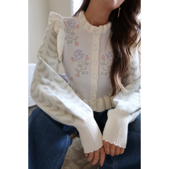 Mable Sweaters - MABLE | Eloise Long Sleeve Ruffle Floral Print Crop Cardigan ~ NWT Medium